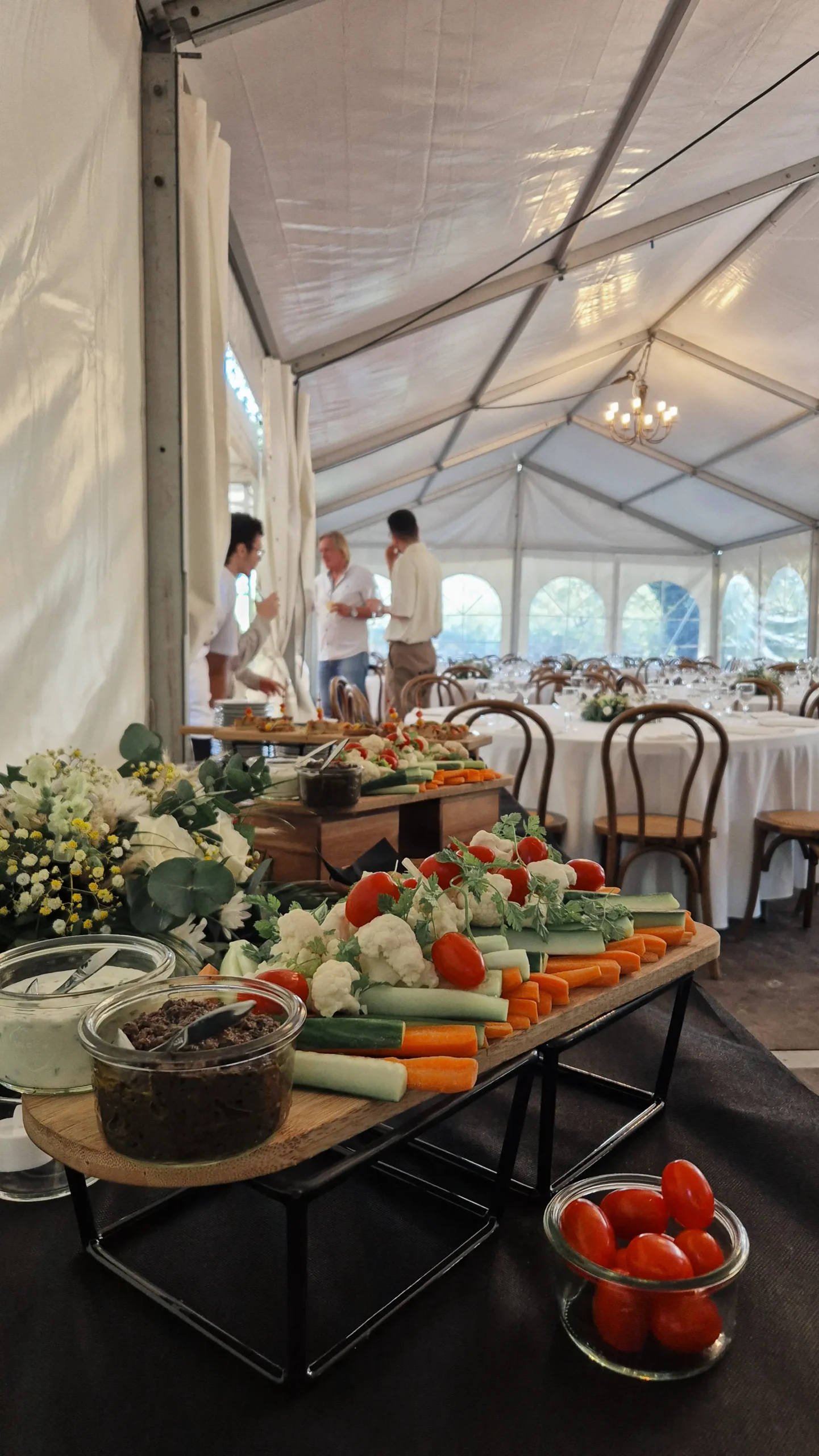 buffet-tapas-pintxos-evenement-entreprise-scaled.webp