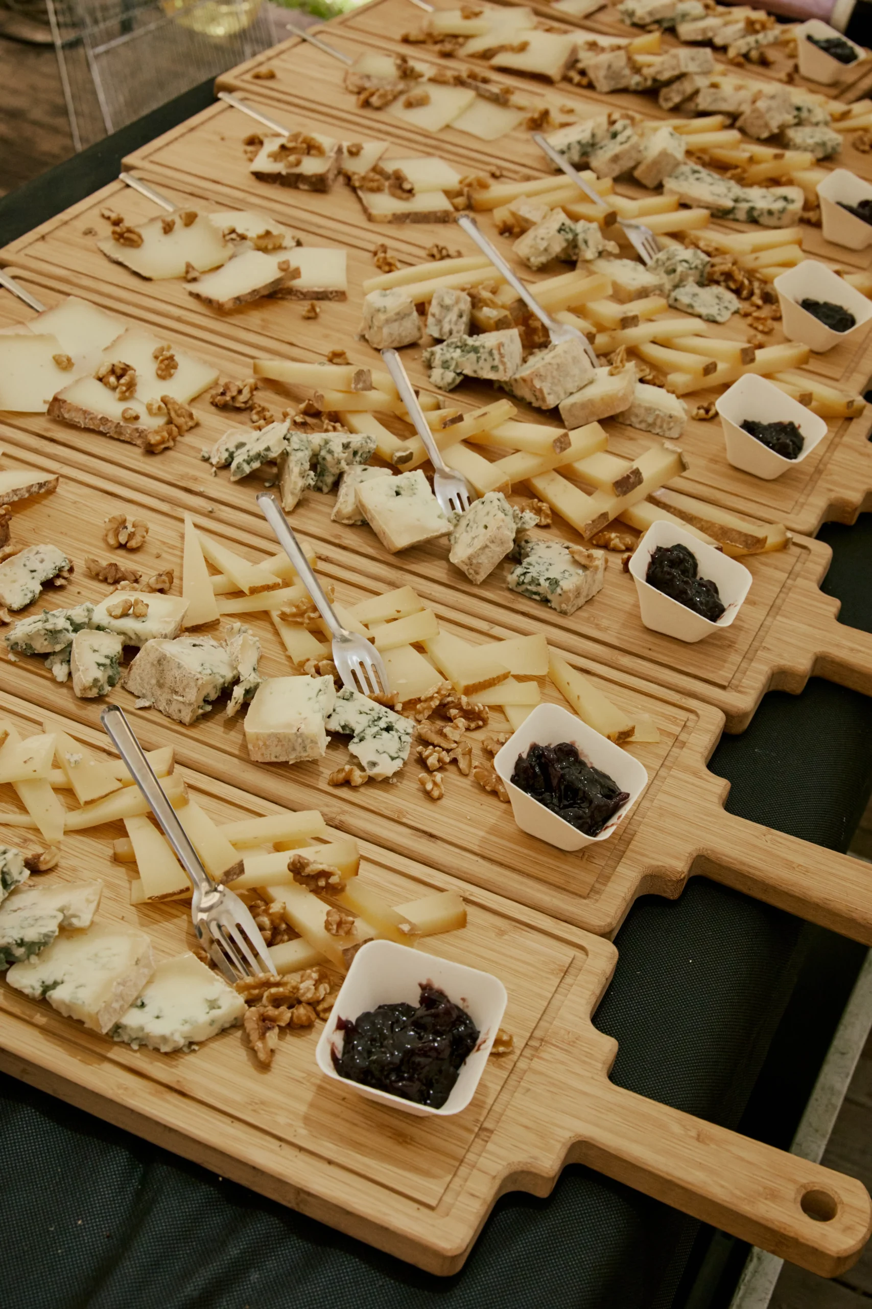 planche-fromages-basques-traiteur-scaled.webp