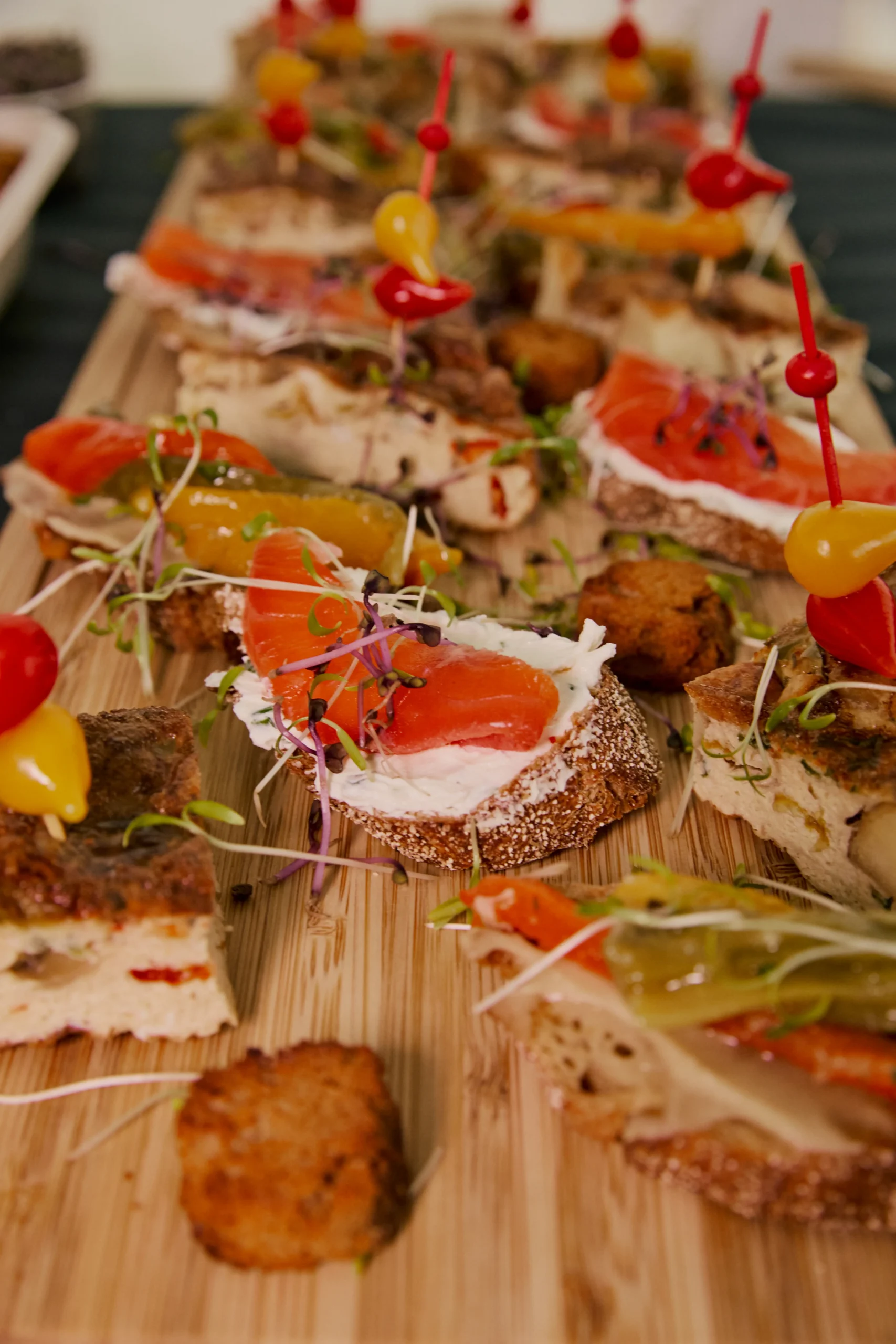 tapas-basques-traiteur-evenement-scaled.webp